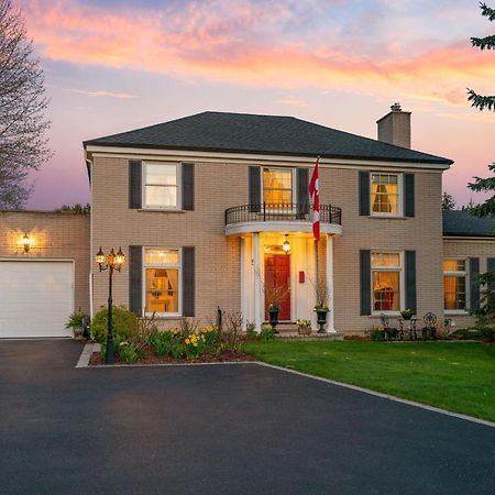 Abacot Hall Bed & Breakfast Niagara-on-the-Lake ภายนอก รูปภาพ