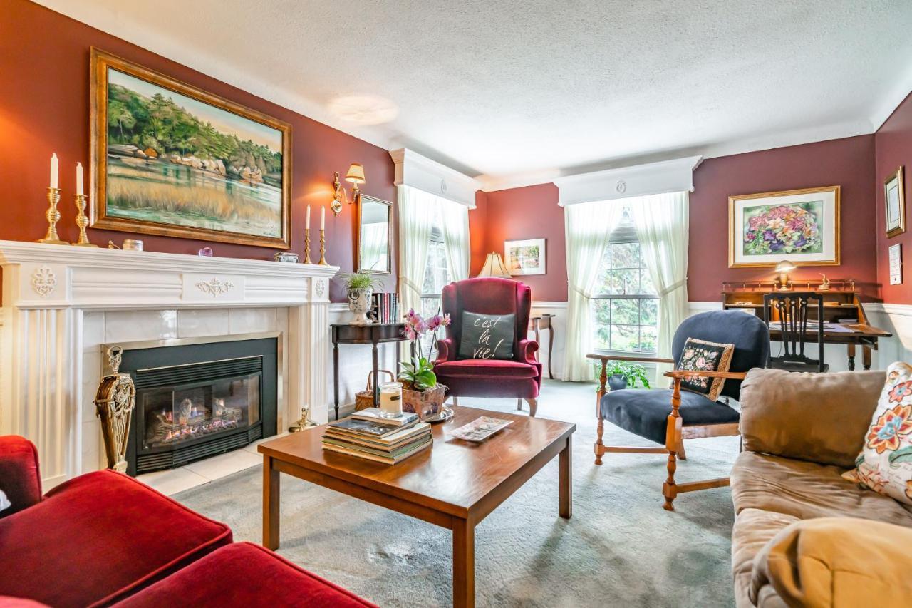 Abacot Hall Bed & Breakfast Niagara-on-the-Lake ภายนอก รูปภาพ