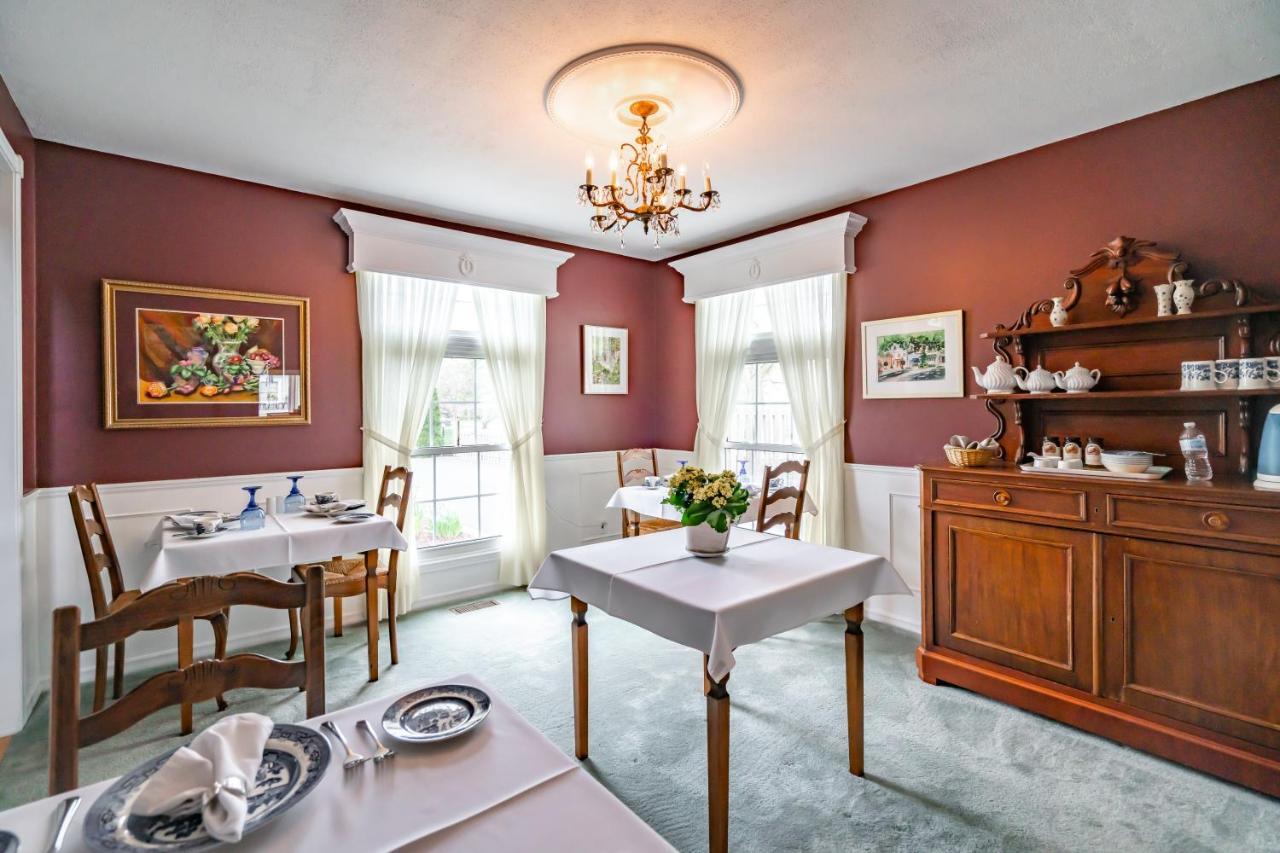 Abacot Hall Bed & Breakfast Niagara-on-the-Lake ภายนอก รูปภาพ
