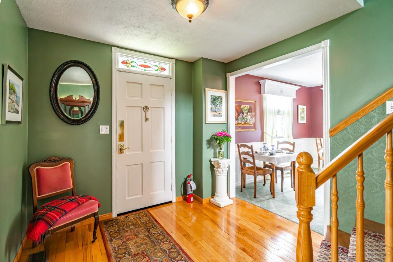 Abacot Hall Bed & Breakfast Niagara-on-the-Lake ภายนอก รูปภาพ
