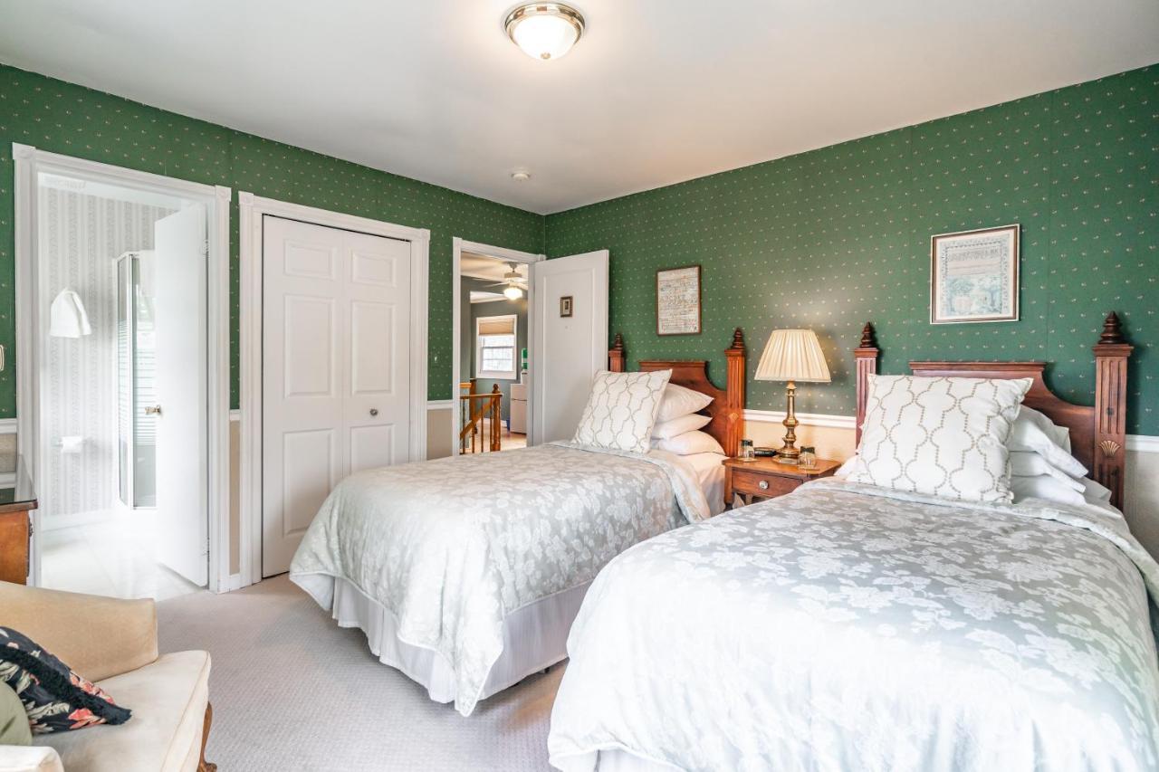 Abacot Hall Bed & Breakfast Niagara-on-the-Lake ภายนอก รูปภาพ