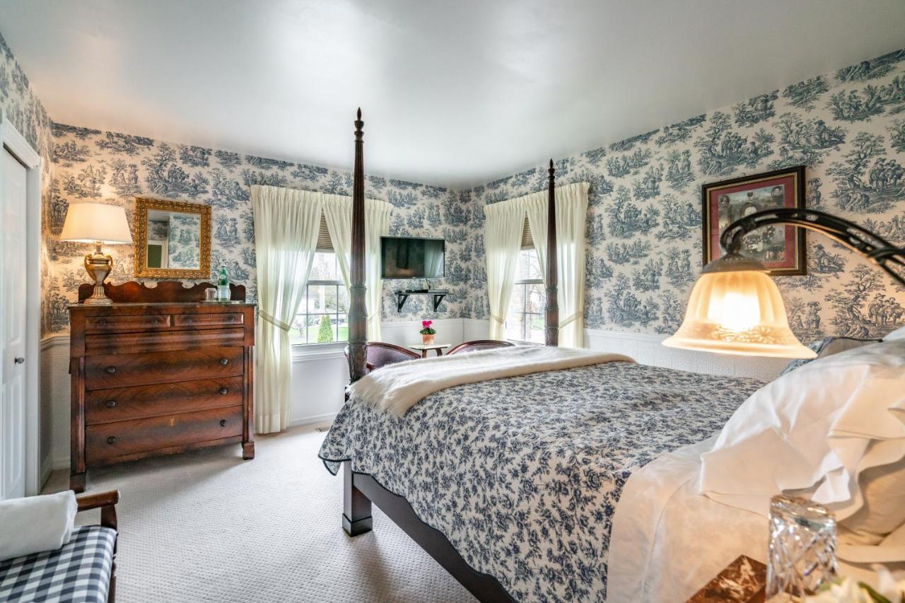 Abacot Hall Bed & Breakfast Niagara-on-the-Lake ภายนอก รูปภาพ