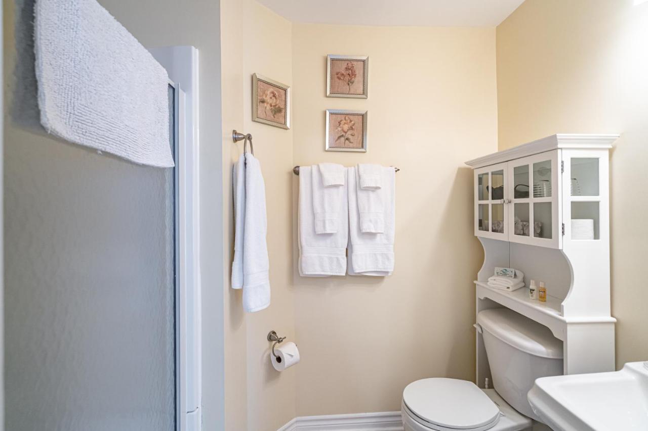 Abacot Hall Bed & Breakfast Niagara-on-the-Lake ภายนอก รูปภาพ