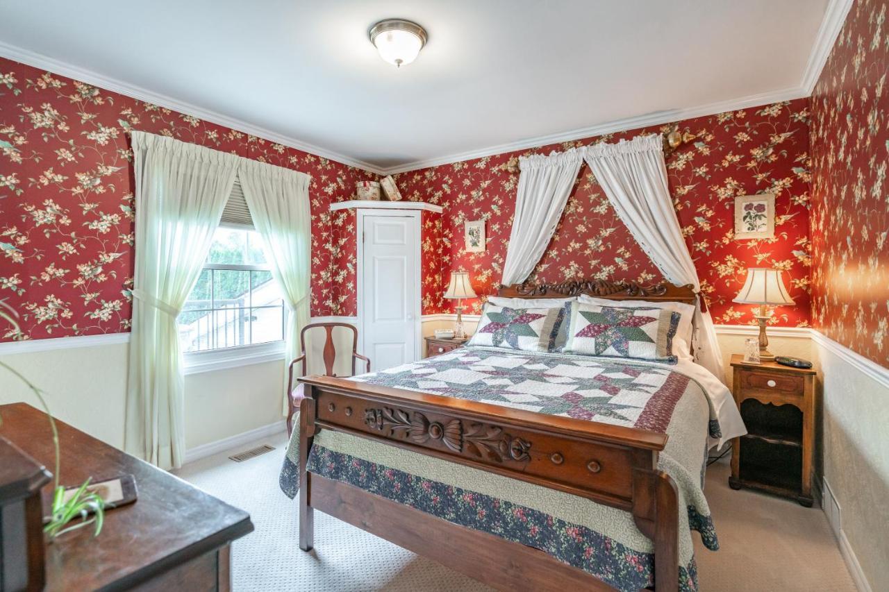 Abacot Hall Bed & Breakfast Niagara-on-the-Lake ภายนอก รูปภาพ