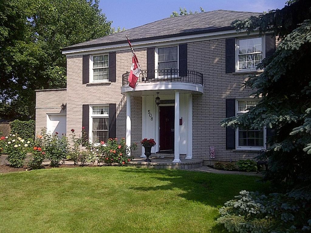 Abacot Hall Bed & Breakfast Niagara-on-the-Lake ภายนอก รูปภาพ